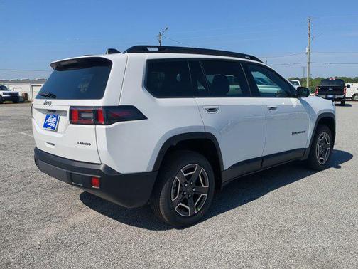 Bright White Clearcoat 2026 Jeep Cherokee Laredo 4x4