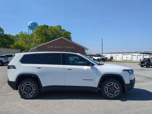 Bright White Clearcoat 2026 Jeep Cherokee Laredo 4x4