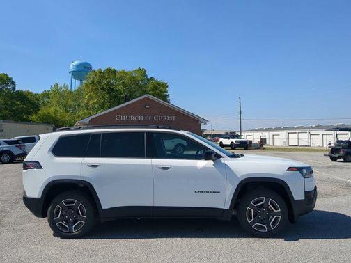 Bright White Clearcoat 2026 Jeep Cherokee Laredo 4x4