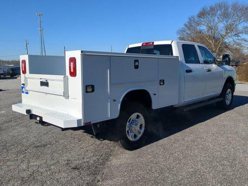 2026 RAM 2500 Tradesman Crew Cab 4x4 8' Box