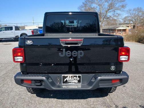2025 Jeep Gladiator High Tide