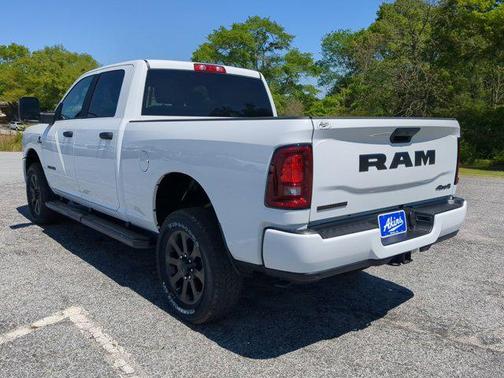 2025 RAM 2500 Big Horn Crew Cab 4x4 6'4' Box