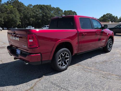 Molten Red Pearlcoat 2027 RAM 1500 Laramie
