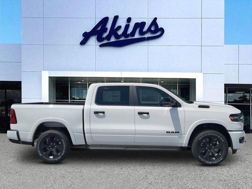 Bright White Clearcoat 2026 RAM 1500 Big Horn/Lone Star