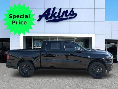 Diamond Black Crystal Pearlcoat 2026 RAM 1500 Laramie