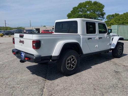 Bright White Clearcoat 2026 Jeep Gladiator Rubicon