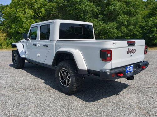Bright White Clearcoat 2026 Jeep Gladiator Rubicon