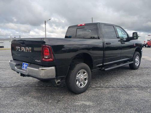 Diamond Black Crystal Pearlcoat 2026 RAM 2500 Tradesman Crew Cab 4x4 6'4' Box