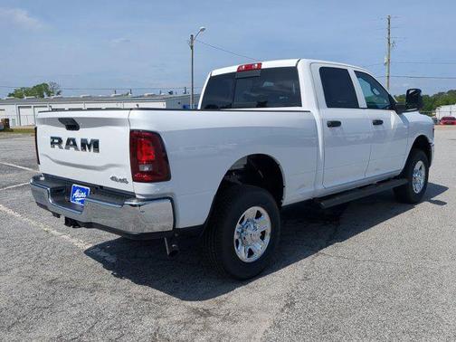 2025 RAM 2500 Tradesman Crew Cab 4x4 6'4' Box