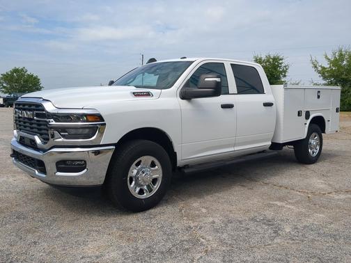 Bright White Clearcoat 2026 RAM 2500 Tradesman Crew Cab 4x2 8' Box