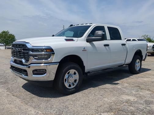 Bright White Clearcoat 2026 RAM 2500 Tradesman Crew Cab 4x4 6'4' Box