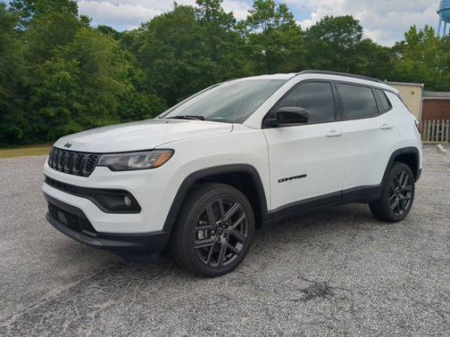 Bright White Clearcoat 2026 Jeep Compass Latitude