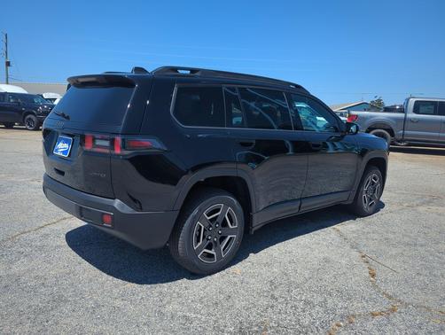 Diamond Black Crystal Pearlcoat 2026 Jeep Cherokee Limited