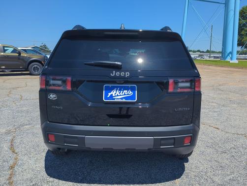 Diamond Black Crystal Pearlcoat 2026 Jeep Cherokee Limited
