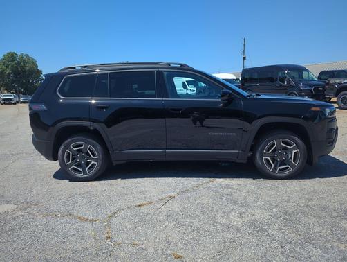 Diamond Black Crystal Pearlcoat 2026 Jeep Cherokee Limited