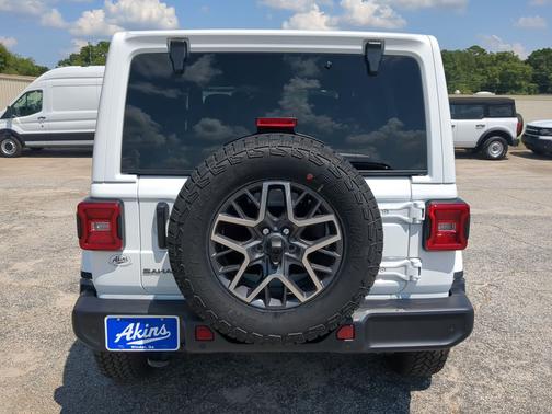 Bright White Clearcoat 2026 Jeep Wrangler Sahara