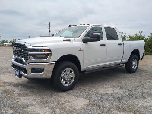 Bright White Clearcoat 2026 RAM 2500 Tradesman Crew Cab 4x4 6'4' Box