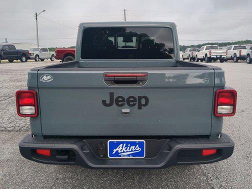 2025 Jeep Gladiator Sport S