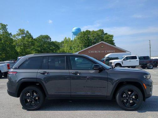 2025 Jeep Grand Cherokee Altitude
