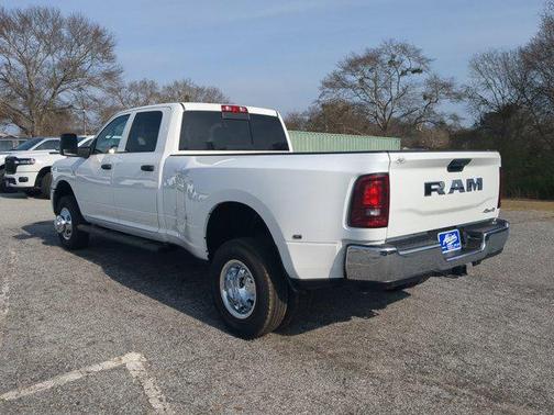 2026 RAM 3500 Tradesman Crew Cab 4x4 8' Box
