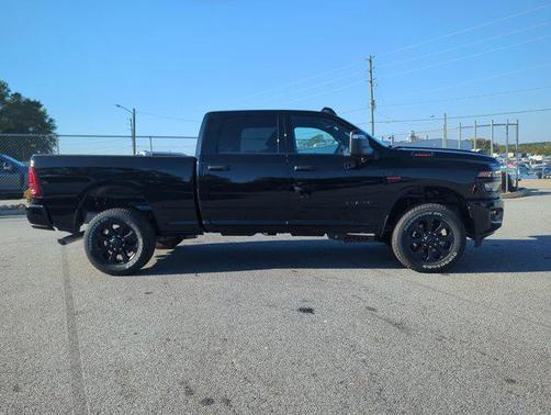 Diamond Black Crystal Pearlcoat 2026 RAM 2500 Big Horn Crew Cab 4x4 6'4' Box