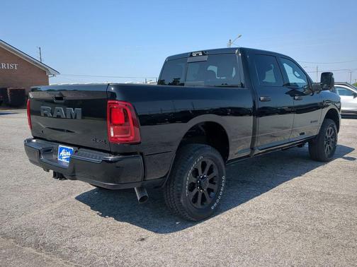 Diamond Black Crystal Pearlcoat 2026 RAM 2500 Big Horn Crew Cab 4x4 6'4' Box