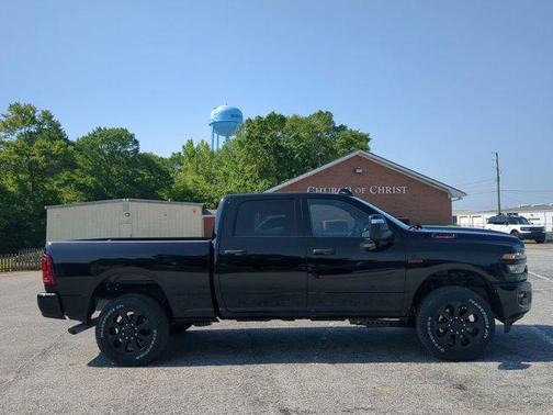 Diamond Black Crystal Pearlcoat 2026 RAM 2500 Big Horn Crew Cab 4x4 6'4' Box