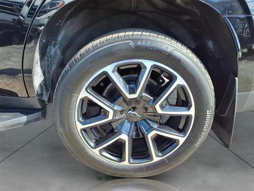 2022 Chevrolet Tahoe 4WD RST