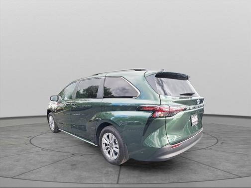 2025 Toyota Sienna XLE 7 Passenger