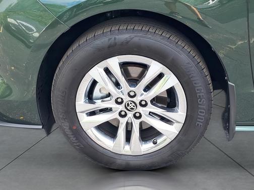2025 Toyota Sienna XLE 7 Passenger