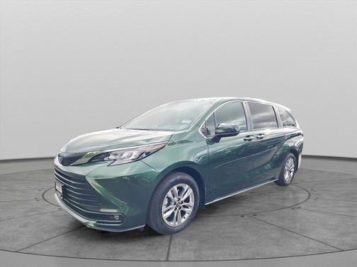 2025 Toyota Sienna XLE 7 Passenger