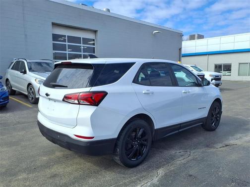 2023 Chevrolet Equinox LS