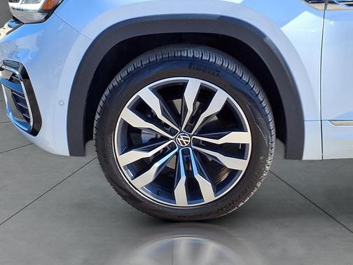 2022 Volkswagen Atlas Cross Sport 3.6L V6 SEL Premium R-Line