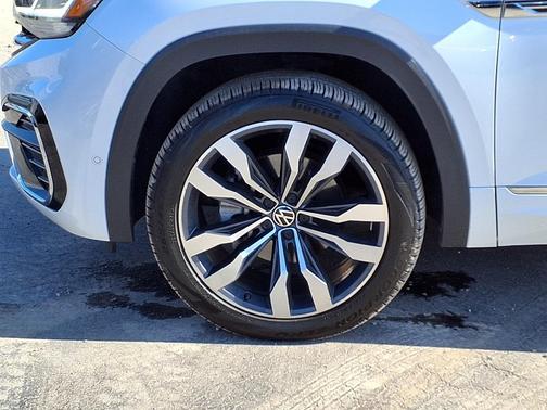 2022 Volkswagen Atlas Cross Sport 3.6L V6 SEL Premium R-Line