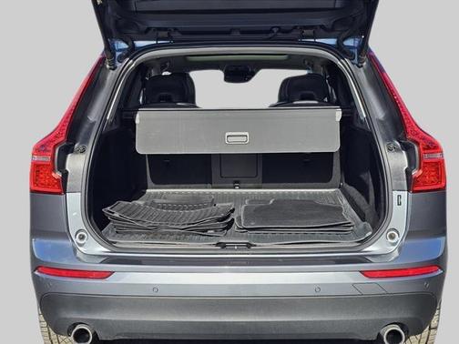 2021 Volvo XC60 T5 Momentum