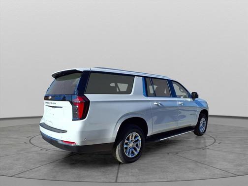 2025 Chevrolet Suburban LS