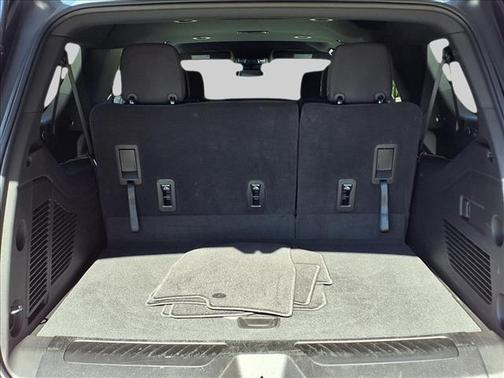 2025 Chevrolet Suburban LS