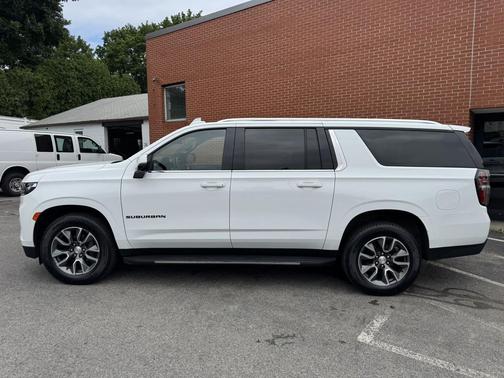 2021 Chevrolet Suburban LT