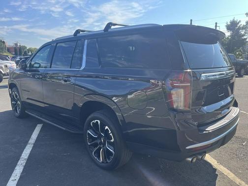 2022 Chevrolet Suburban 4WD High Country