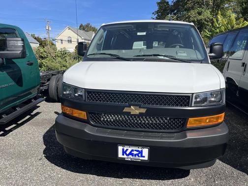2025 Chevrolet Express 2500 RWD 2500 Regular Wheelbase WT