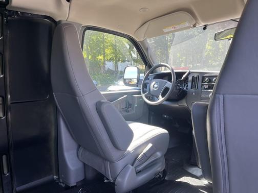 2025 Chevrolet Express 2500 RWD 2500 Regular Wheelbase WT