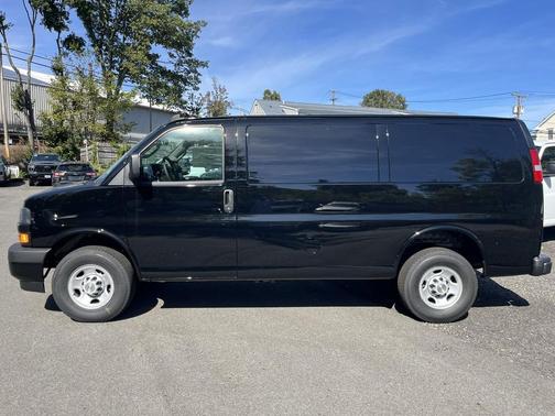 2025 Chevrolet Express 2500 RWD 2500 Regular Wheelbase WT