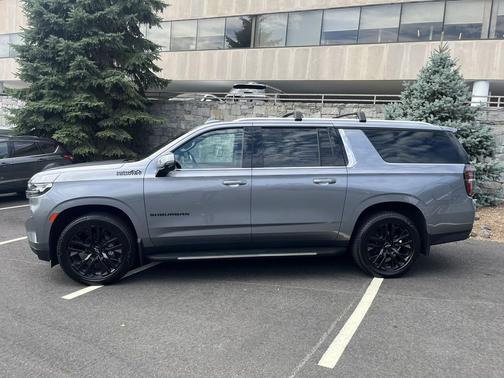 2021 Chevrolet Suburban 4WD High Country