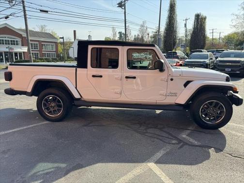 2022 Jeep Gladiator Overland
