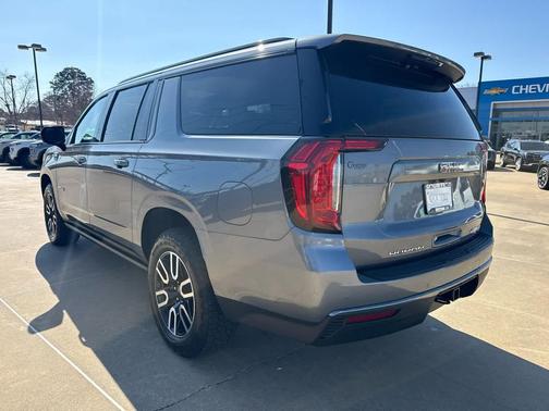 2022 GMC Yukon XL 4WD AT4