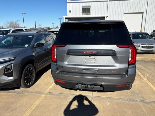 2022 GMC Yukon XL 4WD AT4