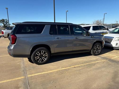 2022 GMC Yukon XL 4WD AT4