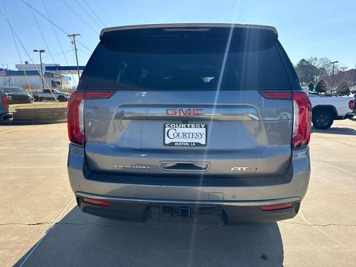 2022 GMC Yukon XL 4WD AT4
