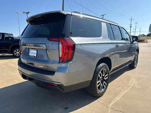 2022 GMC Yukon XL 4WD AT4