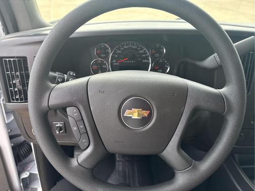 2025 Chevrolet Express 2500 RWD 2500 Regular Wheelbase WT
